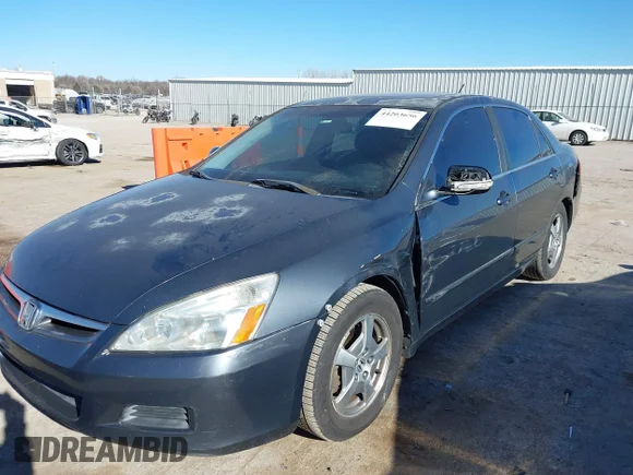 ✅ 2006 Honda Accord • VIN: JHMCN36456C001225 • Lot: 44203656. Wystawiony na IAAI z przebiegiem 226 990 mil. Bezpłatny archiwum sprzedaży aukcyjnych z USA i szczegółowy raport historii pojazdu na DreamBid. Zdjęcie 6.