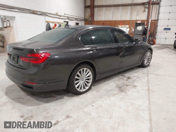 ✅ 2017 BMW 7 Series 740e xDrive • VIN: WBA7J2C50HG497615 • Lot: 44144960. Wystawiony na IAAI z przebiegiem 80 200 mil. Bezpłatny archiwum sprzedaży aukcyjnych z USA i szczegółowy raport historii pojazdu na DreamBid. Zdjęcie 4.