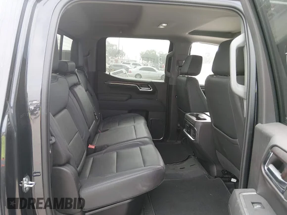 ✅ 2024 GMC Sierra 1500 SLT • VIN: 3GTUUDE80RG121941 • Лот: 45288534. Опубліковано раніше на IAAI з пробігом 24 514 миль. Безкоштовний доступ до архіву аукціонних продажів зі США та докладний звіт про історію автомобіля на DreamBid. Зображення 8.