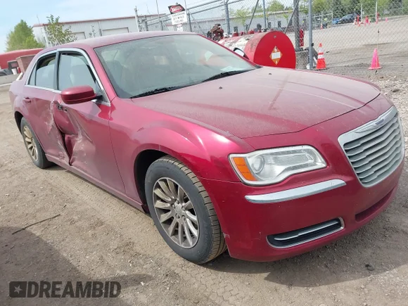 ✅ 2013 Chrysler 300 • VIN: 2C3CCAAG8DH739144 • Lot: 44978088. Wystawiony na IAAI z przebiegiem 144 119 mil. Bezpłatny archiwum sprzedaży aukcyjnych z USA i szczegółowy raport historii pojazdu na DreamBid. Zdjęcie 1.