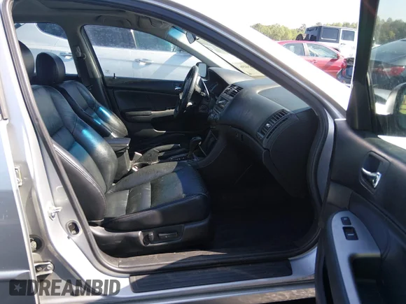 ✅ 2006 Honda Accord EX-L • VIN: 1HGCM66526A022206 • Lot: 44924498. Wystawiony na IAAI z przebiegiem 196 134 mil. Bezpłatny archiwum sprzedaży aukcyjnych z USA i szczegółowy raport historii pojazdu na DreamBid. Zdjęcie 5.