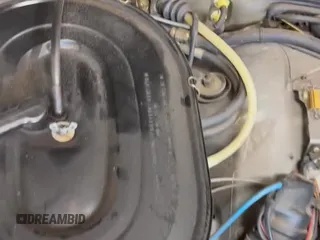 ✅ 1983 Mercedes-Benz 280 • VIN: WDB1260221A001053 • Лот: 58572675. Опубликован ранее на Copart с пробегом 123 909 миль. Бесплатный доступ к архиву аукционных продаж из США и подробный отчёт об истории автомобиля на DreamBid. Изображение 11.