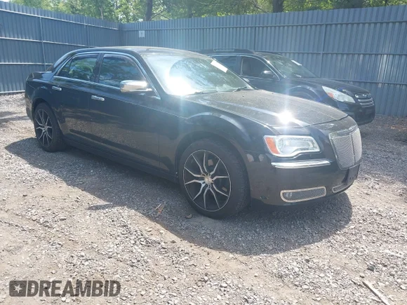✅ 2013 Chrysler 300 C • VIN: 2C3CCAKT0DH505575 • Lot: 45311209. Wystawiony na IAAI z przebiegiem 168 759 mil. Bezpłatny archiwum sprzedaży aukcyjnych z USA i szczegółowy raport historii pojazdu na DreamBid. Zdjęcie 1.