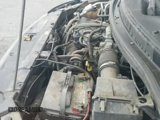 ✅ 2004 Ford Freestar SE • VIN: 2FMZA51674BA62080 • Lot: 43188329. Wystawiony na IAAI z przebiegiem 131 737 mil. Bezpłatny archiwum sprzedaży aukcyjnych z USA i szczegółowy raport historii pojazdu na DreamBid. Zdjęcie 18.