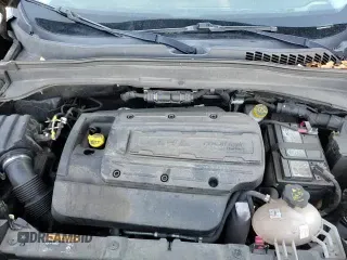 ✅ 2017 Jeep Renegade Sport • VIN: ZACCJBAH9HPF38891 • Lot: 84046414. Wystawiony na Copart z przebiegiem 94 755 mil. Bezpłatny archiwum sprzedaży aukcyjnych z USA i szczegółowy raport historii pojazdu na DreamBid. Zdjęcie 16.