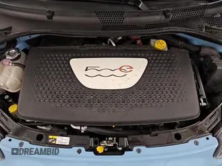 ✅ 2017 FIAT 500e • VIN: 3C3CFFGE4HT611698 • Lot: 82156995. Wystawiony na Copart z przebiegiem 56 556 mil. Bezpłatny archiwum sprzedaży aukcyjnych z USA i szczegółowy raport historii pojazdu na DreamBid. Zdjęcie 14.