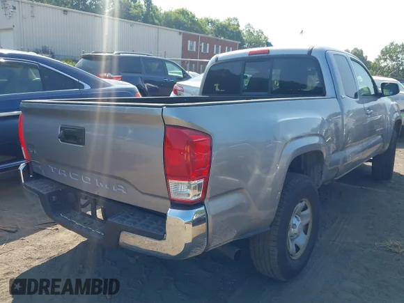 ✅ 2017 Toyota Tacoma SR • VIN: 5TFSX5EN7HX051892 • Lot: 42852027. Wystawiony na IAAI z przebiegiem 143 246 mil. Bezpłatny archiwum sprzedaży aukcyjnych z USA i szczegółowy raport historii pojazdu na DreamBid. Zdjęcie 4.