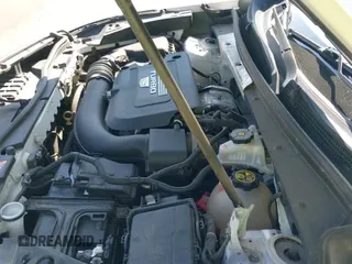 ✅ 2020 Cadillac XT4 FWD Premium Luxury • VIN: 1GYFZCR42LF133877 • Lot: 43279425. Wystawiony na IAAI z przebiegiem 85 741 mil. Bezpłatny archiwum sprzedaży aukcyjnych z USA i szczegółowy raport historii pojazdu na DreamBid. Zdjęcie 19.