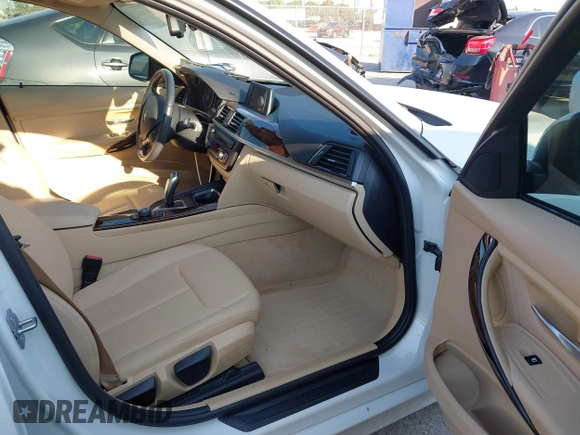 ✅ 2013 BMW 3 Series 320i • VIN: WBA3B1C56DF461546 • Lot: 42946321. Wystawiony na IAAI z przebiegiem 75 860 mil. Bezpłatny archiwum sprzedaży aukcyjnych z USA i szczegółowy raport historii pojazdu na DreamBid. Zdjęcie 5.
