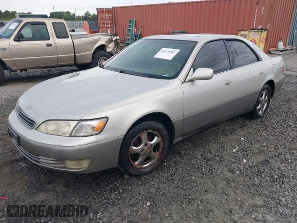 ✅ 1997 Lexus ES 300 • VIN: JT8BF22GXV0033591 • Lot: 44979281. Listed on IAAI with 272,010 mi. Free auction sales archive from the USA and detailed vehicle history report at DreamBid. Image 2.