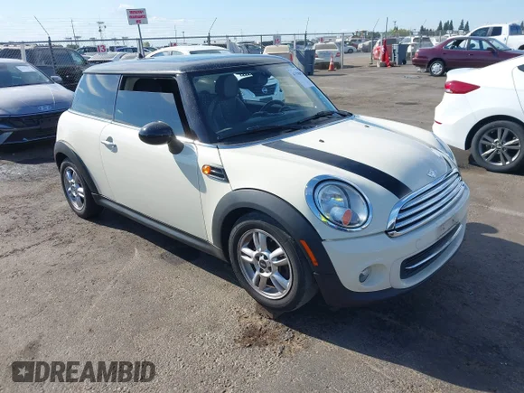 ✅ 2013 MINI Hardtop • VIN: WMWSU3C58DT690278 • Лот: 43196813. Опубликован ранее на IAAI с пробегом 111 396 миль. Бесплатный доступ к архиву аукционных продаж из США и подробный отчёт об истории автомобиля на DreamBid. Изображение 1.