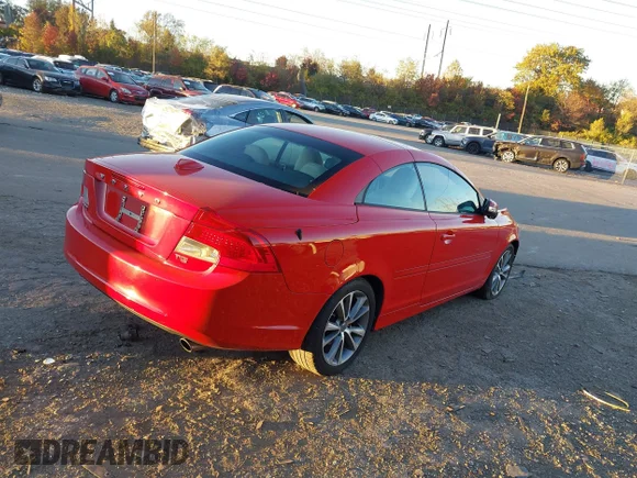 ✅ 2011 Volvo C70 • VIN: YV1672MC9BJ115418 • Лот: 43617288. Опубліковано раніше на IAAI з пробігом 111 491 миль. Безкоштовний доступ до архіву аукціонних продажів зі США та докладний звіт про історію автомобіля на DreamBid. Зображення 4.