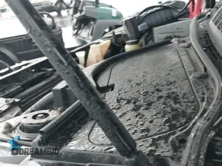 ✅ 2004 Infiniti FX • VIN: JNRAS08W64X222529 • Lot: 43623400. Listed on IAAI with 186,084 mi. Free auction sales archive from the USA and detailed vehicle history report at DreamBid. Image 14.