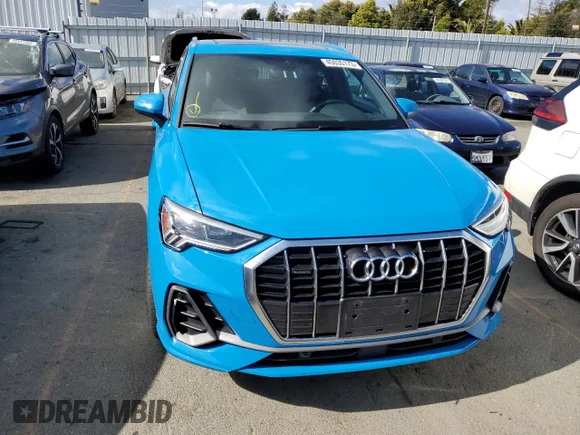 ✅ 2019 Audi Q3 S line Premium Plus • VIN: WA1EECF37K1064912 • Лот: 45035173. Опубліковано раніше на Copart з пробігом 22 442 миль. Безкоштовний доступ до архіву аукціонних продажів зі США та докладний звіт про історію автомобіля на DreamBid. Зображення 5.
