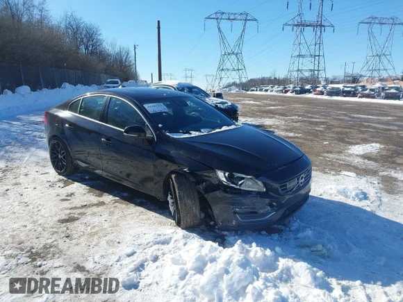 ✅ 2015 Volvo S60 T6 Drive-E Platinum • VIN: YV149MFM1F2355145 • Лот: 44289259. Опубліковано раніше на IAAI з пробігом 114 956 миль. Безкоштовний доступ до архіву аукціонних продажів зі США та докладний звіт про історію автомобіля на DreamBid. Зображення 1.
