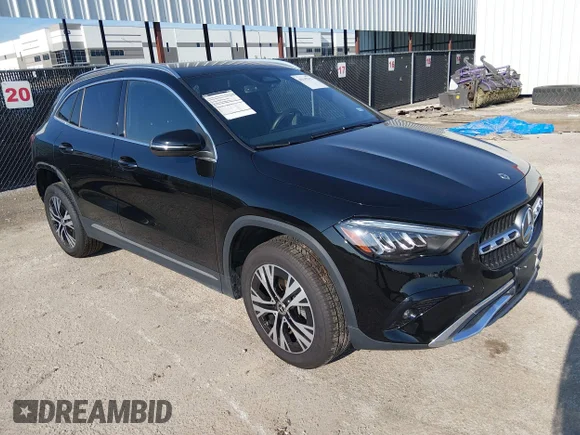 ✅ 2025 Mercedes-Benz GLA 250 • VIN: W1N4N4GB2SJ732301 • Лот: 45147551. Опубліковано раніше на IAAI з пробігом 11 493 миль. Безкоштовний доступ до архіву аукціонних продажів зі США та докладний звіт про історію автомобіля на DreamBid. Зображення 1.