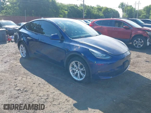✅ 2021 Tesla Model Y Long Range • VIN: 5YJYGDEE2MF196282 • Lot: 45469742. Wystawiony na IAAI z przebiegiem 88 238 mil. Bezpłatny archiwum sprzedaży aukcyjnych z USA i szczegółowy raport historii pojazdu na DreamBid. Zdjęcie 1.