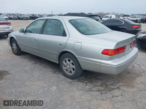✅ 2000 Toyota Camry LE • VIN: JT2BF22K6Y0256777 • Lot: 44346734. Wystawiony na IAAI z przebiegiem 112 988 mil. Bezpłatny archiwum sprzedaży aukcyjnych z USA i szczegółowy raport historii pojazdu na DreamBid. Zdjęcie 3.