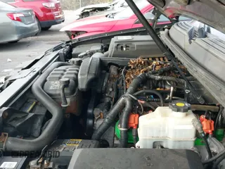 ✅ 2011 Cadillac Escalade • VIN: 1GYS4EEJ1BR113153 • Lot: 43778752. Wystawiony na IAAI z przebiegiem 241 316 mil. Bezpłatny archiwum sprzedaży aukcyjnych z USA i szczegółowy raport historii pojazdu na DreamBid. Zdjęcie 12.