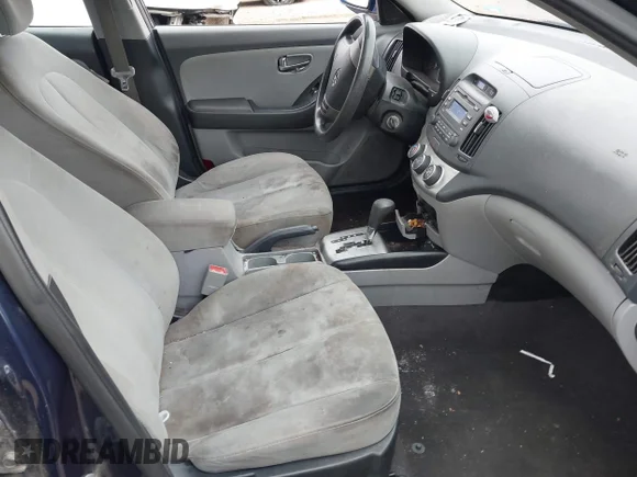 ✅ 2010 Hyundai Elantra GLS • VIN: KMHDU4AD6AU181562 • Lot: 44810146. Wystawiony na IAAI z przebiegiem 226 344 mil. Bezpłatny archiwum sprzedaży aukcyjnych z USA i szczegółowy raport historii pojazdu na DreamBid. Zdjęcie 5.
