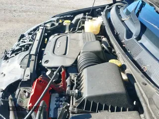 ✅ 2018 Chrysler Pacifica Limited • VIN: 2C4RC1GG5JR321465 • Lot: 43484376. Wystawiony na IAAI z przebiegiem 76 212 mil. Bezpłatny archiwum sprzedaży aukcyjnych z USA i szczegółowy raport historii pojazdu na DreamBid. Zdjęcie 20.