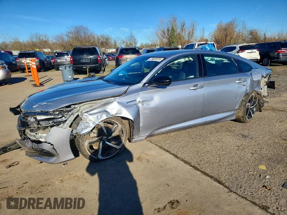 ✅ 2022 Honda Accord Sport • VIN: 1HGCV3F28NA042721 • Лот: 77037975. Опубликован ранее на Copart с пробегом 143 309 миль. Бесплатный доступ к архиву аукционных продаж из США и подробный отчёт об истории автомобиля на DreamBid. Изображение 1.
