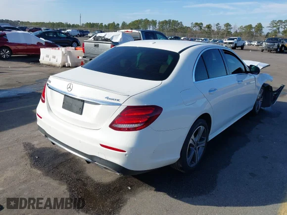 ✅ 2020 Mercedes-Benz E 350 • VIN: W1KZF8EB4LA822349 • Lot: 44066242. Wystawiony na IAAI z przebiegiem 37 579 mil. Bezpłatny archiwum sprzedaży aukcyjnych z USA i szczegółowy raport historii pojazdu na DreamBid. Zdjęcie 4.