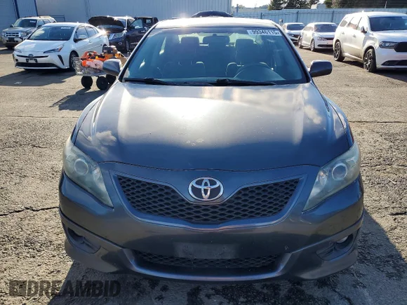 ✅ 2010 Toyota Camry LE • VIN: 4T1BF3EK3AU009994 • Lot: 99346115. Wystawiony na Copart z przebiegiem 151 550 mil. Bezpłatny archiwum sprzedaży aukcyjnych z USA i szczegółowy raport historii pojazdu na DreamBid. Zdjęcie 5.