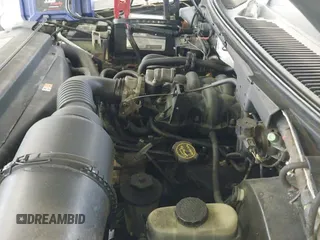 ✅ 2002 Ford F-150 XL • VIN: 1FTRF07232KA47835 • Lot: 42718285. Listed on IAAI with 226,403 mi. Free auction sales archive from the USA and detailed vehicle history report at DreamBid. Image 19.