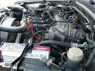 ✅ 2002 Mitsubishi Montero Sport ES • VIN: JA4MT21H12J030155 • Lot: 42797062. Wystawiony na IAAI z przebiegiem 197 639 mil. Bezpłatny archiwum sprzedaży aukcyjnych z USA i szczegółowy raport historii pojazdu na DreamBid. Zdjęcie 13.