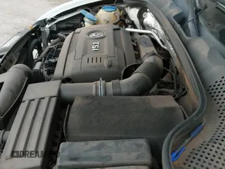 ✅ 2015 Volkswagen Beetle 1.8T w/Sound/Nav • VIN: 3VW517ATXFM810985 • Lot: 43288189. Wystawiony na IAAI z przebiegiem 127 732 mil. Bezpłatny archiwum sprzedaży aukcyjnych z USA i szczegółowy raport historii pojazdu na DreamBid. Zdjęcie 20.