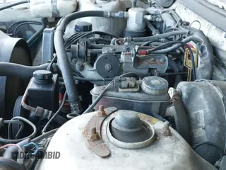 ✅ 1993 Volvo 240 • VIN: YV1AW8805P1954635 • Lot: 42135518. Wystawiony na IAAI z przebiegiem 172 621 mil. Bezpłatny archiwum sprzedaży aukcyjnych z USA i szczegółowy raport historii pojazdu na DreamBid. Zdjęcie 12.