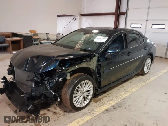 ✅ 2018 Toyota Camry LE • VIN: 4T1B11HK5JU633200 • Lot: 45042765. Wystawiony na IAAI z przebiegiem 32 604 mil. Bezpłatny archiwum sprzedaży aukcyjnych z USA i szczegółowy raport historii pojazdu na DreamBid. Zdjęcie 2.