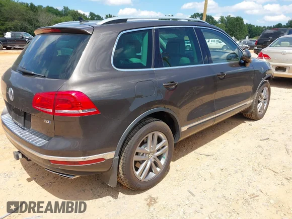 ✅ 2016 Volkswagen Touareg Lux • VIN: WVGEP9BPXGD004006 • Лот: 43059430. Опубліковано раніше на IAAI з пробігом 116 049 миль. Безкоштовний доступ до архіву аукціонних продажів зі США та докладний звіт про історію автомобіля на DreamBid. Зображення 4.