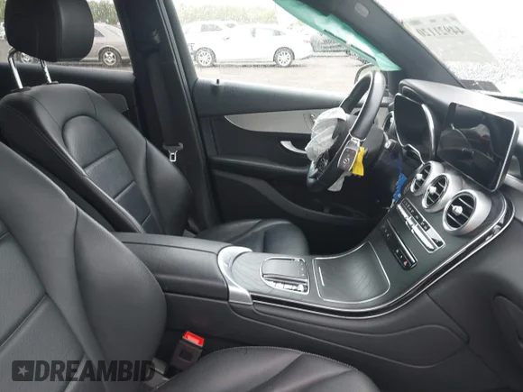 ✅ 2022 Mercedes-Benz GLC 300 • VIN: W1N0G8DBXNV397483 • Лот: 44921120. Опубліковано раніше на IAAI з пробігом 54 218 миль. Безкоштовний доступ до архіву аукціонних продажів зі США та докладний звіт про історію автомобіля на DreamBid. Зображення 5.