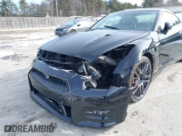 ✅ 2016 Nissan GT-R Premium • VIN: JN1AR5EF8GM290918 • Lot: 41596197. Wystawiony na IAAI z przebiegiem 23 667 mil. Bezpłatny archiwum sprzedaży aukcyjnych z USA i szczegółowy raport historii pojazdu na DreamBid. Zdjęcie 6.