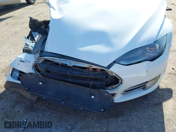 ✅ 2014 Tesla Model S 60 • VIN: 5YJSA1H14EFP65276 • Лот: 45022792. Опубліковано раніше на IAAI з пробігом 105 812 миль. Безкоштовний доступ до архіву аукціонних продажів зі США та докладний звіт про історію автомобіля на DreamBid. Зображення 6.