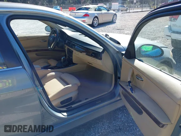 ✅ 2007 BMW 3 Series 335i • VIN: WBAVB73567P101090 • Лот: 44328709. Опубліковано раніше на IAAI з пробігом 133 688 миль. Безкоштовний доступ до архіву аукціонних продажів зі США та докладний звіт про історію автомобіля на DreamBid. Зображення 5.