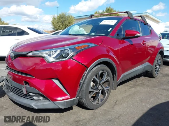 ✅ 2018 Toyota C-HR XLE • VIN: JTNKHMBX5J1001915 • Lot: 44411415. Wystawiony na IAAI z przebiegiem 116 840 mil. Bezpłatny archiwum sprzedaży aukcyjnych z USA i szczegółowy raport historii pojazdu na DreamBid. Zdjęcie 2.