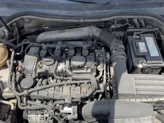 ✅ 2010 Volkswagen CC Luxury • VIN: WVWHP7AN4AE536293 • Lot: 56589795. Listed on Copart with 127,169 mi. Free auction sales archive from the USA and detailed vehicle history report at DreamBid. Image 11.