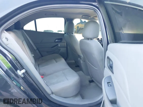 ✅ 2013 Chevrolet Malibu LS • VIN: 1G11B5SA1DF330730 • Lot: 44162015. Wystawiony na IAAI z przebiegiem 130 916 mil. Bezpłatny archiwum sprzedaży aukcyjnych z USA i szczegółowy raport historii pojazdu na DreamBid. Zdjęcie 8.