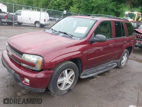 ✅ 2005 Chevrolet TrailBlazer LS • VIN: 1GNDT13S652251619 • Lot: 45057156. Wystawiony na IAAI z przebiegiem 86 972 mil. Bezpłatny archiwum sprzedaży aukcyjnych z USA i szczegółowy raport historii pojazdu na DreamBid. Zdjęcie 2.