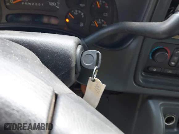✅ 2004 GMC Sierra 1500 SLE • VIN: 1GTEK19T54Z217435 • Лот: 45433741. Опубліковано раніше на IAAI з пробігом 401 680 миль. Безкоштовний доступ до архіву аукціонних продажів зі США та докладний звіт про історію автомобіля на DreamBid. Зображення 11.