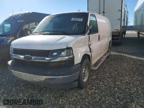 ✅ 2019 Chevrolet Express Cargo • VIN: 1GCWGAFG8K1220192 • Lot: 52825516. Wystawiony na Copart z przebiegiem 82 066 mil. Bezpłatny archiwum sprzedaży aukcyjnych z USA i szczegółowy raport historii pojazdu na DreamBid. Zdjęcie 1.