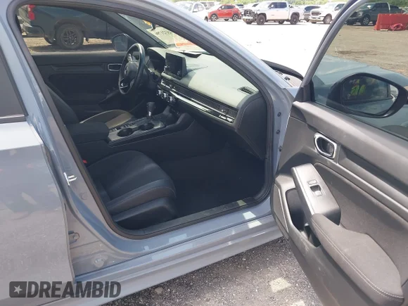 ✅ 2024 Honda Civic Sport • VIN: 2HGFE2F53RH582020 • Lot: 45321796. Wystawiony na IAAI z przebiegiem 35 933 mil. Bezpłatny archiwum sprzedaży aukcyjnych z USA i szczegółowy raport historii pojazdu na DreamBid. Zdjęcie 5.