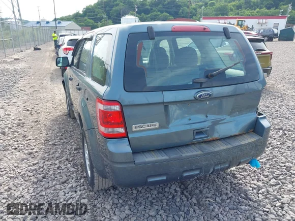 ✅ 2012 Ford Escape XLS • VIN: 1FMCU9C7XCKA67689 • Lot: 45331910. Wystawiony na IAAI z przebiegiem 114 785 mil. Bezpłatny archiwum sprzedaży aukcyjnych z USA i szczegółowy raport historii pojazdu na DreamBid. Zdjęcie 3.