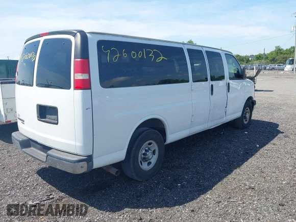 ✅ 2014 Chevrolet Express Passenger LT • VIN: 1GAZG1FG7E1116223 • Lot: 42600132. Wystawiony na IAAI z przebiegiem 297 913 mil. Bezpłatny archiwum sprzedaży aukcyjnych z USA i szczegółowy raport historii pojazdu na DreamBid. Zdjęcie 4.