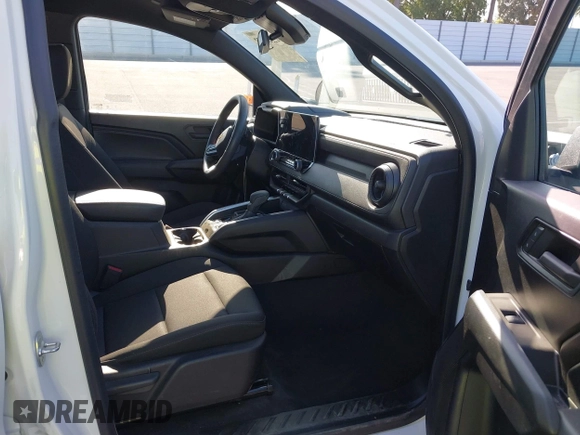 ✅ 2024 Chevrolet Colorado 2WD Work Truck • VIN: 1GCPSBEK4R1277126 • Lot: 42588352. Wystawiony na IAAI z przebiegiem 9 793 mil. Bezpłatny archiwum sprzedaży aukcyjnych z USA i szczegółowy raport historii pojazdu na DreamBid. Zdjęcie 5.