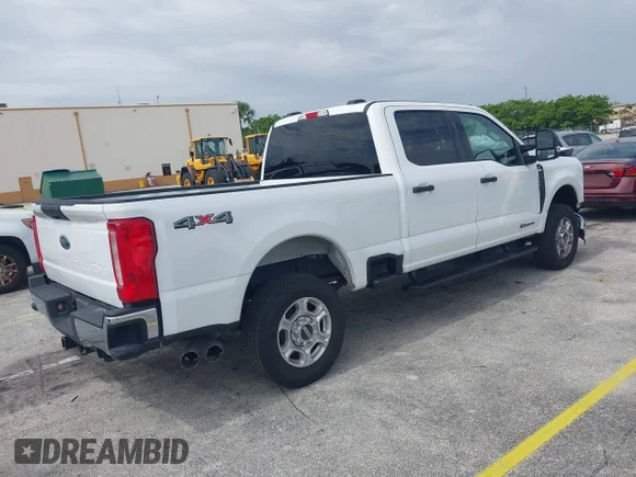 ✅ 2026 Ford F-250 XLT • VIN: 1FT7W2BT0TEC81062 • Lot: 45205749. Wystawiony na IAAI z przebiegiem 20 227 mil. Bezpłatny archiwum sprzedaży aukcyjnych z USA i szczegółowy raport historii pojazdu na DreamBid. Zdjęcie 4.