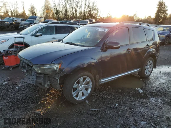 ✅ 2011 Mitsubishi Outlander SE • VIN: JA4AS3AW5BU024092 • Лот: 84348874. Опубліковано раніше на Copart з пробігом 131 122 миль. Безкоштовний доступ до архіву аукціонних продажів зі США та докладний звіт про історію автомобіля на DreamBid. Зображення 1.